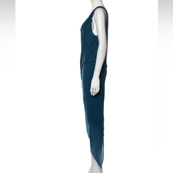 Haute Hippie
Cow Neck Midi Length Dress Size: Large - Picture 2 of 3